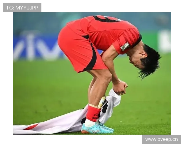 曹圭成创新射门方式帮助球队夺冠,展现稳定表现与超凡技艺 曹圭成创新射门方式帮助球队夺冠,展现稳定表现与超凡技艺