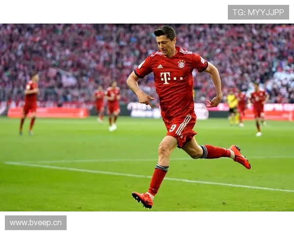 莱万多夫斯基生涯关键节点解析：多特崛起与拜仁封神