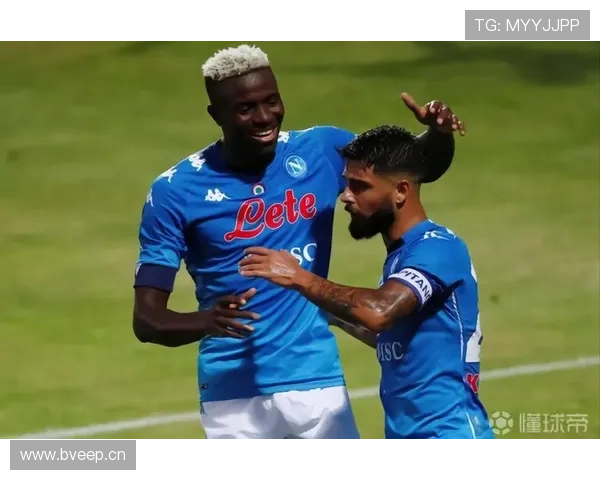 阿尔瓦雷斯与奥斯梅恩:全能与终结中锋的战术角色解析