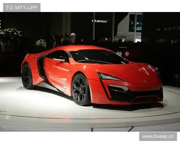 拉菲尼亚买的那辆车，是不是直接开进了土豪车展？